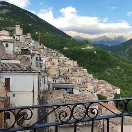 Clelia House- Panoramic Terrace Overlooking The Castle And The Mountains
