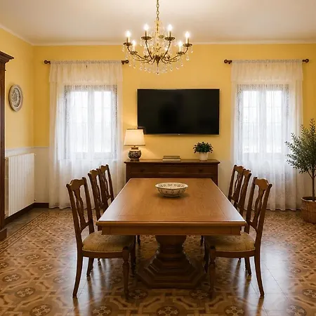 Clelia House- Panoramic Terrace Overlooking The Castle And The Mountains Appartamento